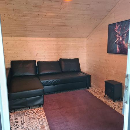 Bell Tent Glamping At Royal Victoria Country Park Southampton Exterior foto