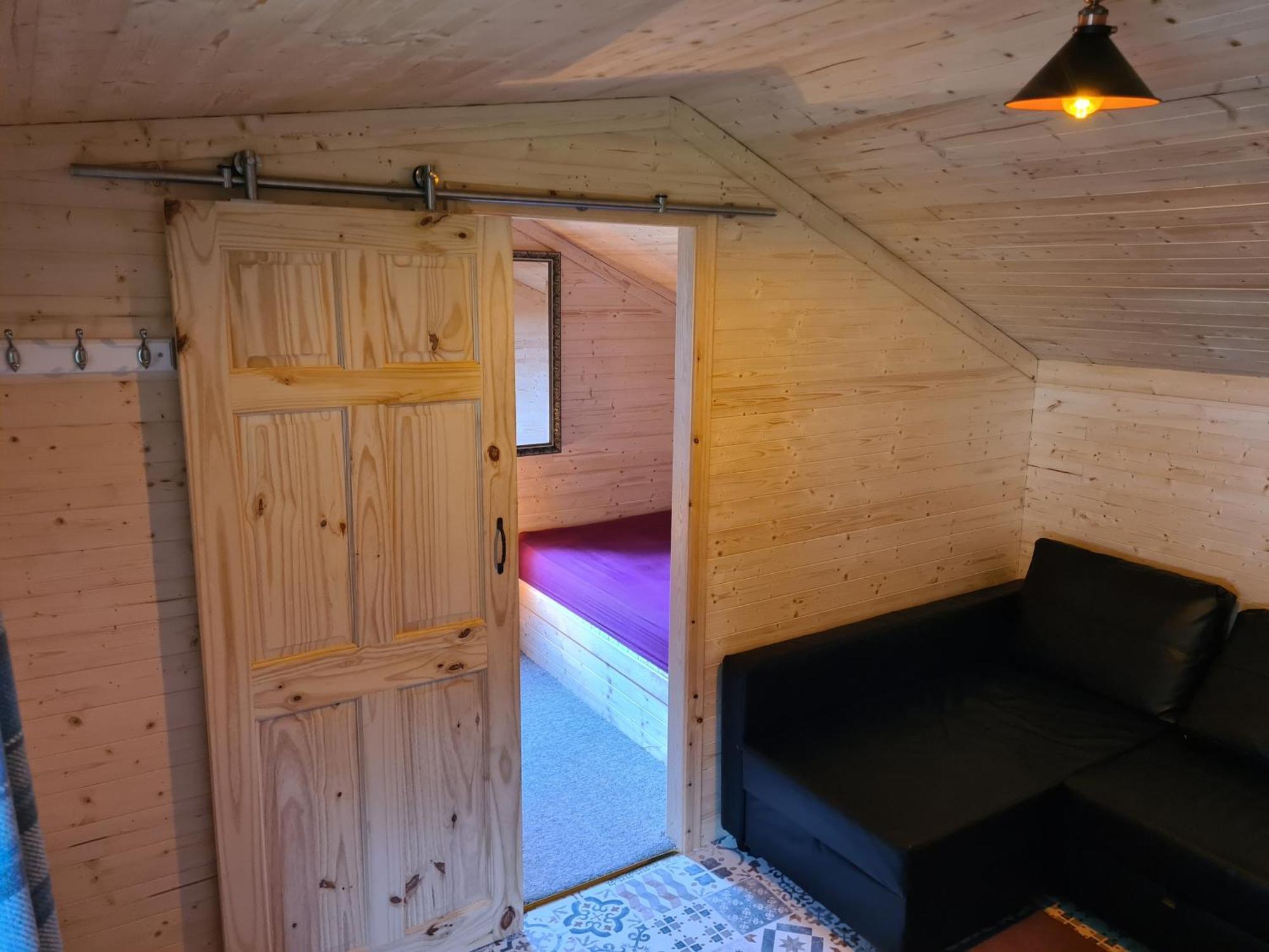 Bell Tent Glamping At Royal Victoria Country Park Southampton Exterior foto