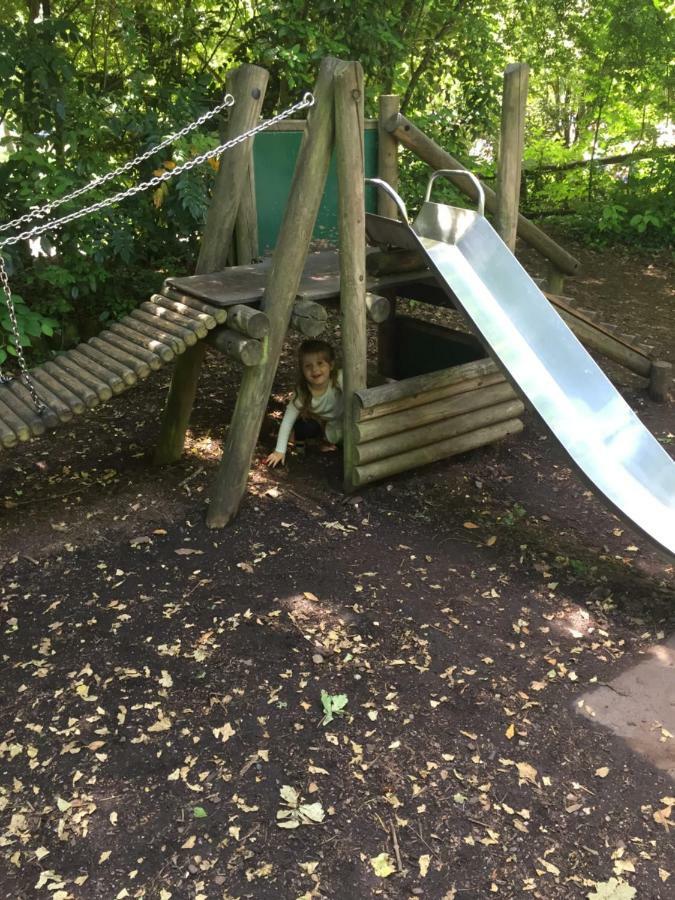 Bell Tent Glamping At Royal Victoria Country Park Southampton Exterior foto