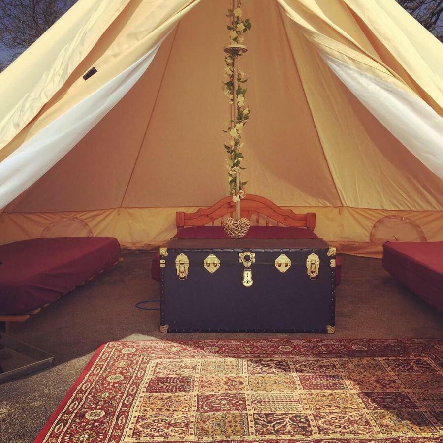 Bell Tent Glamping At Royal Victoria Country Park Southampton Exterior foto