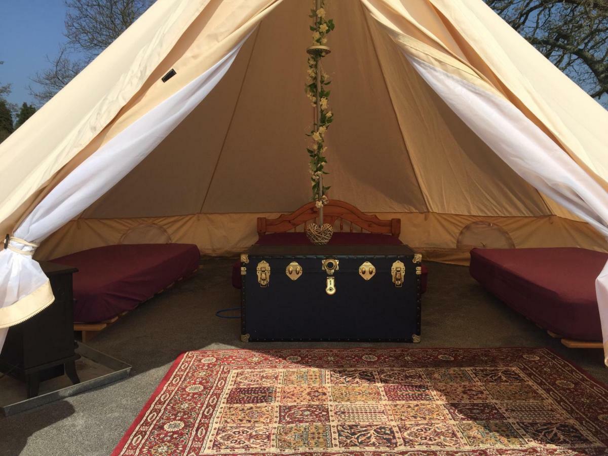 Bell Tent Glamping At Royal Victoria Country Park Southampton Exterior foto