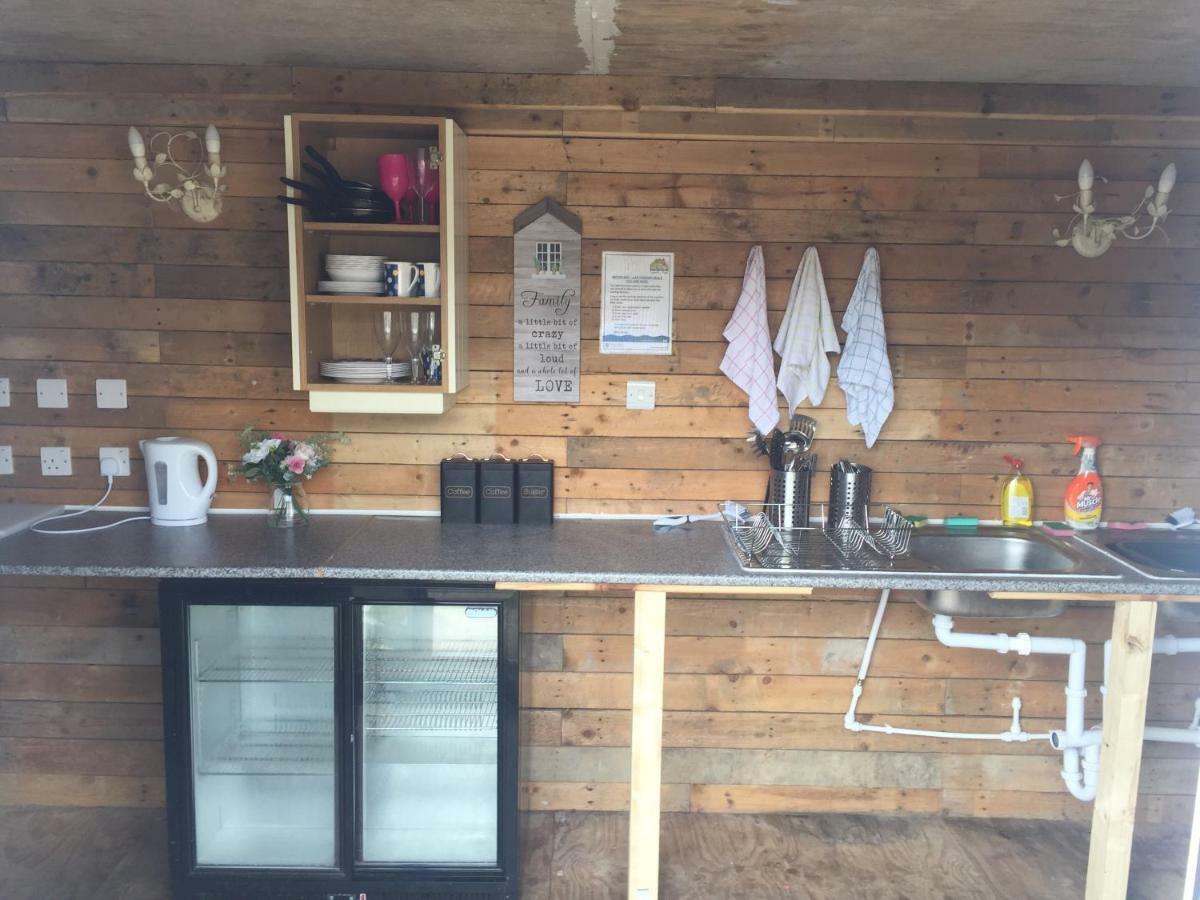 Bell Tent Glamping At Royal Victoria Country Park Southampton Exterior foto