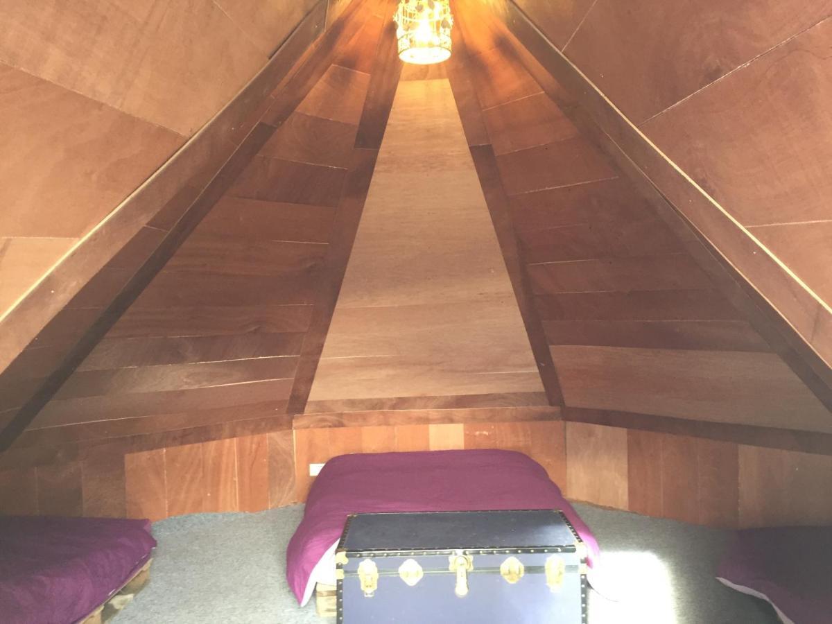 Bell Tent Glamping At Royal Victoria Country Park Southampton Exterior foto